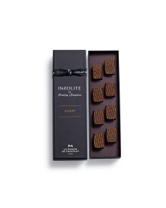 Coffret de chocolats Insolite curry sur fond blanc
