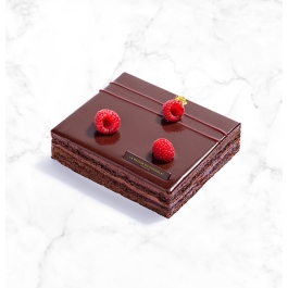 Chocolate And Raspberry Mousse 4 6 Persons La Maison Du Chocolat