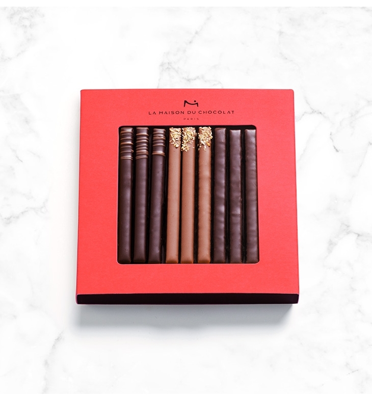 Three pralinés mousse recipes to enjoy in a sun-drenched box: crunchy dark pralinés, coconut milk pralinés and classic caramelized biscuit pralinés.