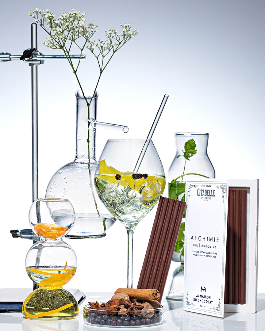 Mise en scène raffinée de la tablette Alchimie Gin, en collaboration avec Citadelle