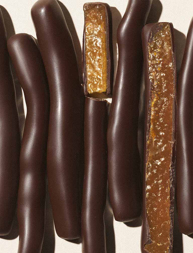Orangettes enrobées de chocolat noir