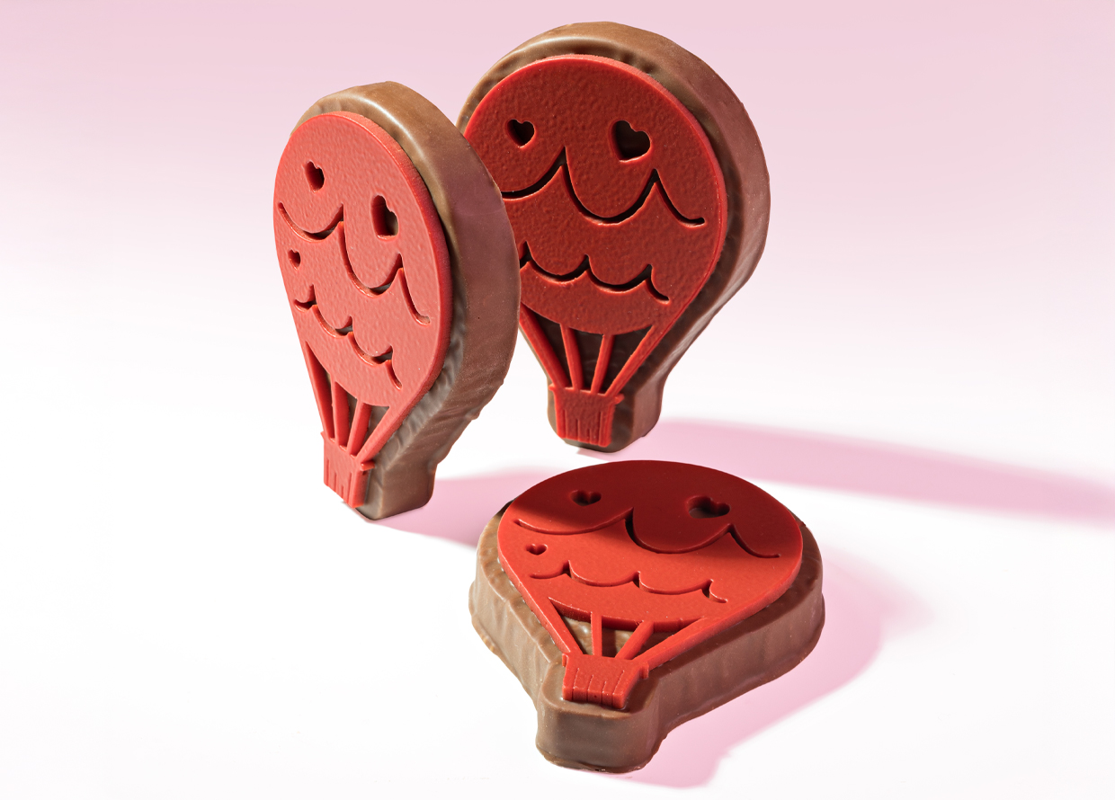 Montgolfières en chocolat au lait crées pour la collection cadeaux de Fêtes des Mères